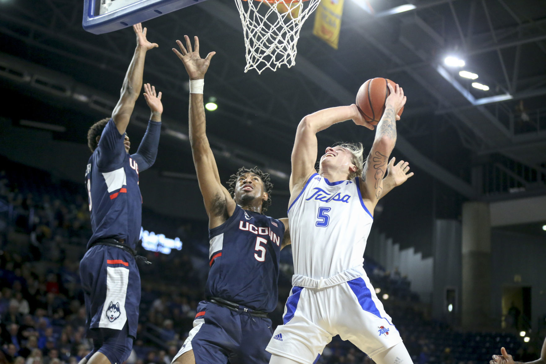 Tulsa Golden Hurricane vs Connecticut Huskies